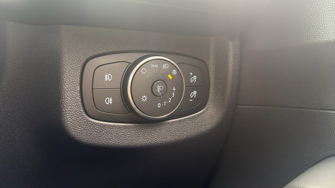 Ford Transit Courier Diesel 1.5 EcoBlue Trend Van - Image 24